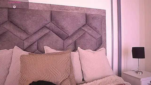MiaKay1 webcam