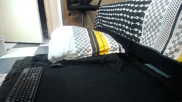 sasi_luna live cam preview