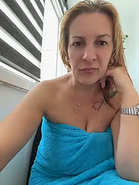Hot-Milf4U live cam preview