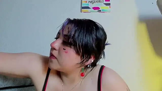 Blueberry_gothic webcam