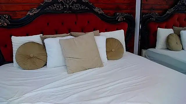 SuzanneKer1 webcam