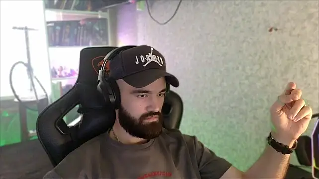 _Serious_Man webcam