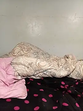 Petite_Nana webcam