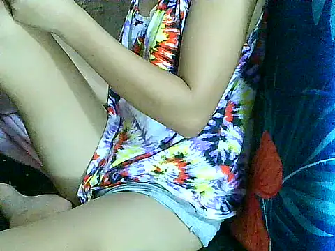 PinaySkinnyGirl webcam