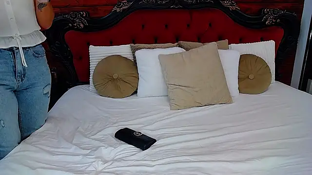 SuzanneKer1 webcam