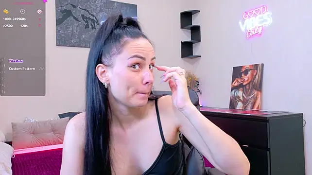 Kriss_brunette_5 webcam