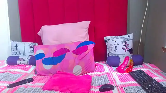 PinkyxGodess webcam