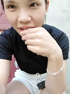 MiuMiu-Babyy webcam