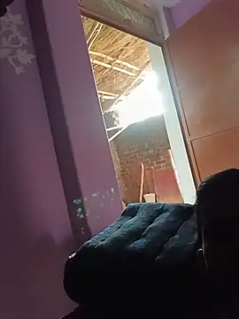 PlayfulBoy_01 webcam