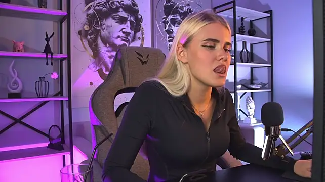 KattyWilde webcam