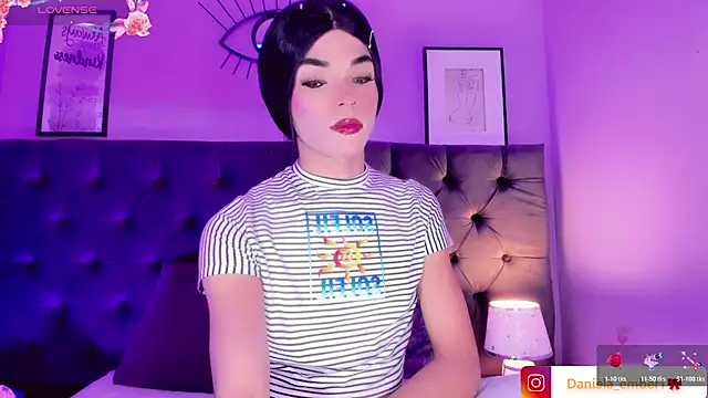 Amira_Ember live cam preview
