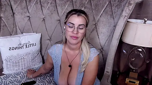 bustygizelle (F milf) - naked show play my pussy