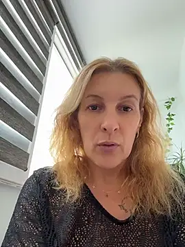 Hot-Milf4U webcam