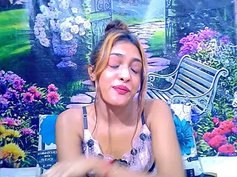 IndianPretty14u2Luv webcam