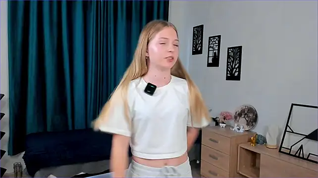 onitahoglen (F teen) - Do your best catwalk!