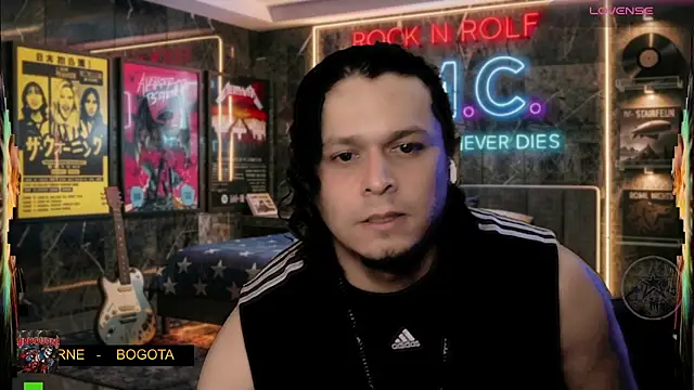 chino_roz live cam on StripChat