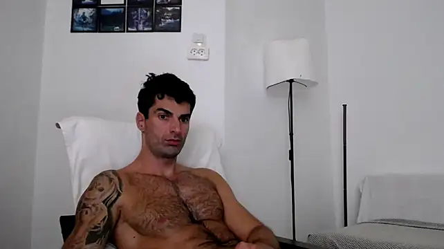 Verycutex live cam on StripChat