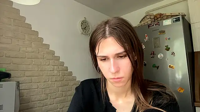 ZaraGuyette live cam on StripChat