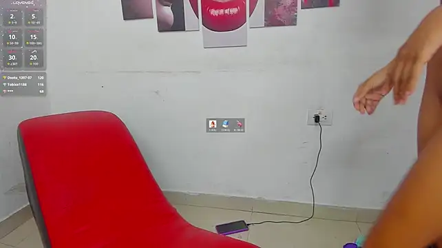 Extreme_Team8 live cam on StripChat