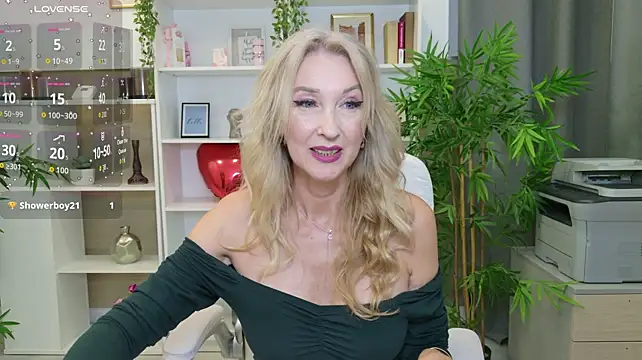 LadyLeea live cam on StripChat