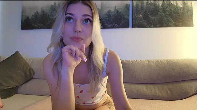 Alya_Rosee webcam