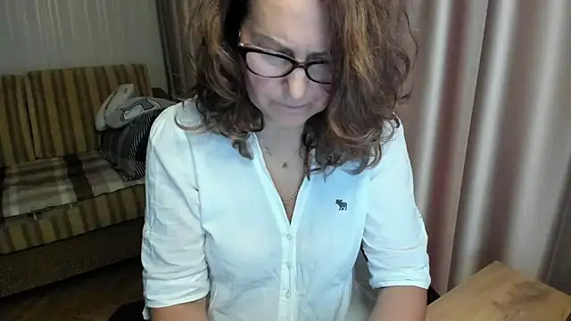lauraoven webcam