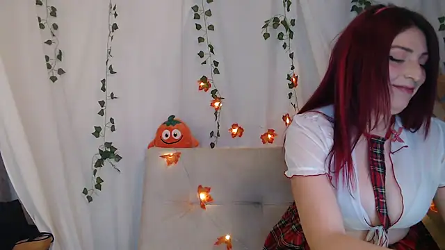 Lilith_magenta webcam