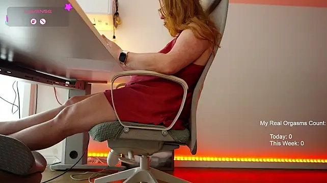 GingerAleMILF webcam