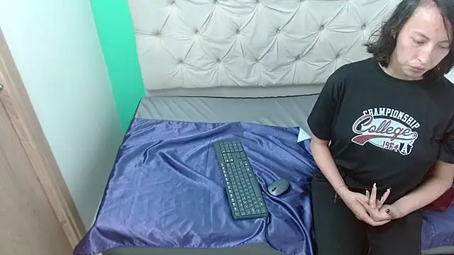 amoremerchmar webcam