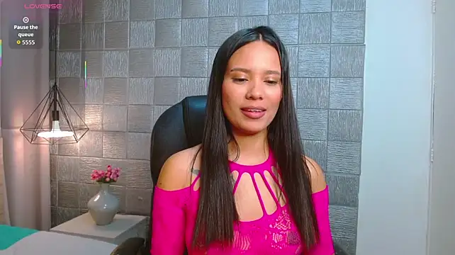 Ivonne_Latina webcam