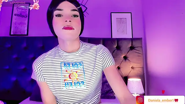 Amira_Ember webcam