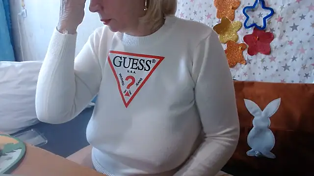 QueenLana webcam