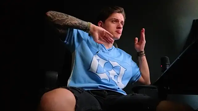 FelixStarkk live sex cam