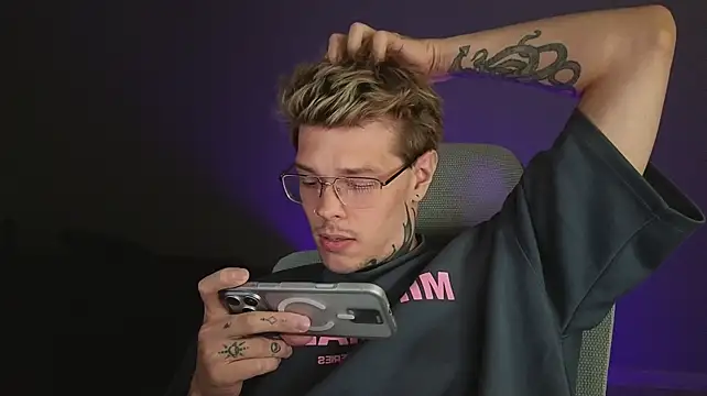 DENIS_HERE live cam