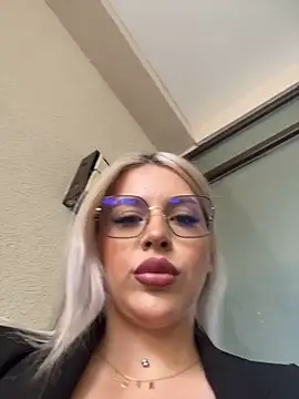 IveySin webcam