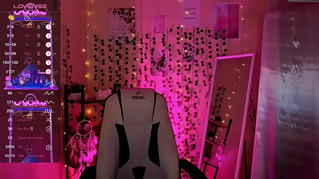 AnyaTaylor_ webcam