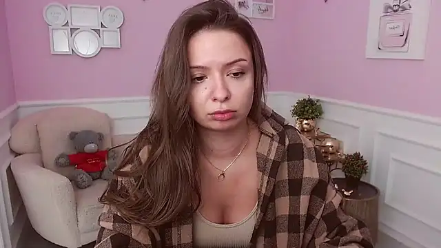 LucySkilar live cam on StripChat