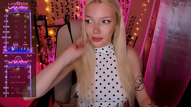 AnyaTaylor_ webcam