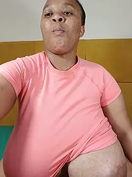 HugeTitisxx webcam