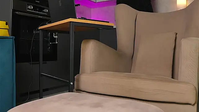 Yourfreebird live cam preview