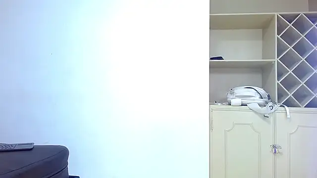 GoldenBoy_23 webcam