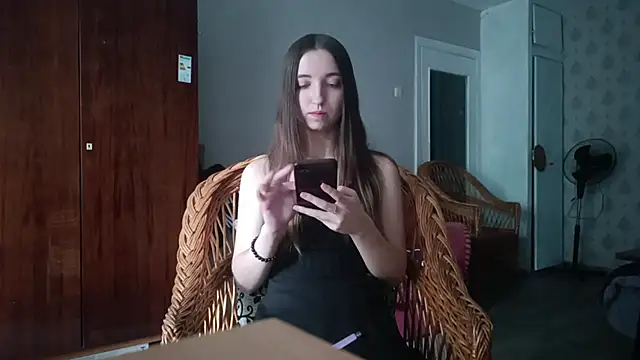 WynonaFarhat webcam