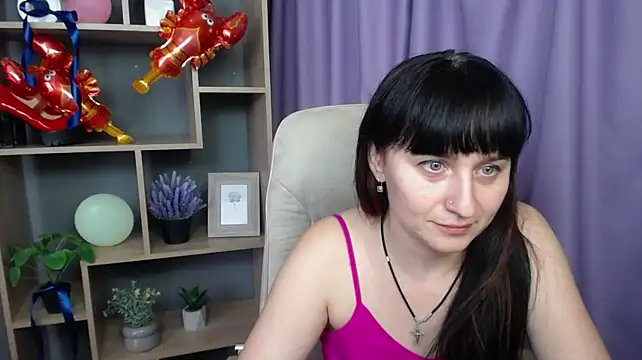 NinaFlawlees webcam