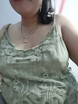 -Titihan- live cam on StripChat