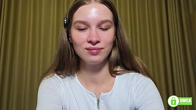 Adorielle webcam