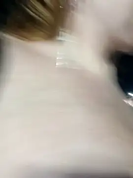nakedgarbageperson (F young) - Flash a stranger