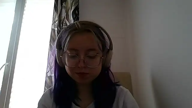 MaddieTeen live cam on StripChat