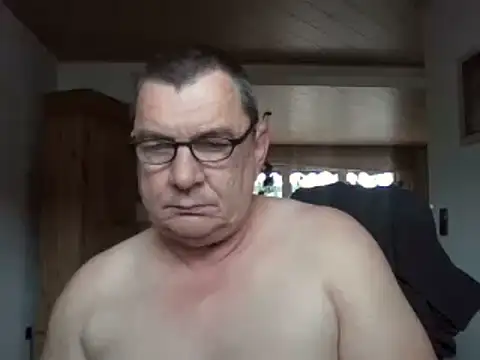 nobbie444 (M mature) - naked