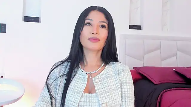 saralife live cam on StripChat