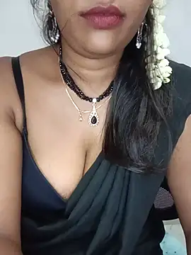 Tamil_kavinila live cam on StripChat